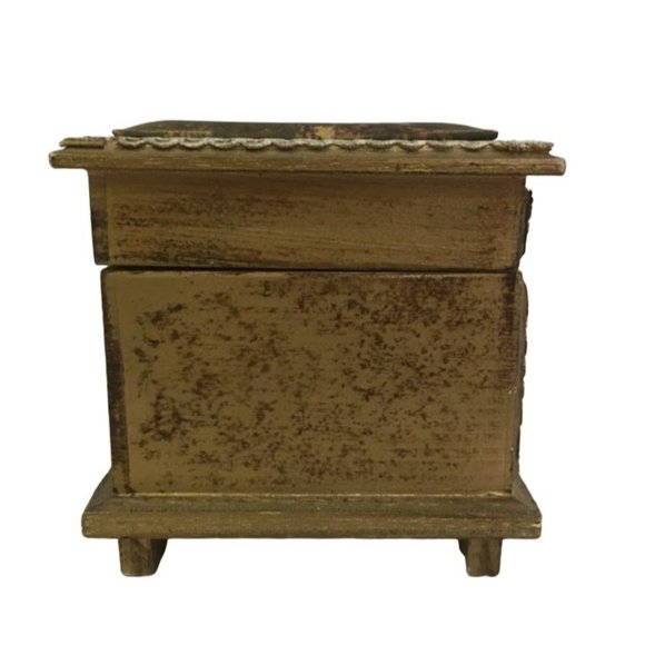 Vintage PRESTIGE Japan Jewelry box with renaissance scene on lid - beautiful old - Picture 5 of 8